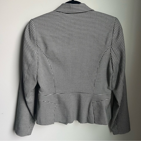 Worthington Black and White Houndstooth Blazer Tailored Fit - Size 10P - Picture 2 of 4